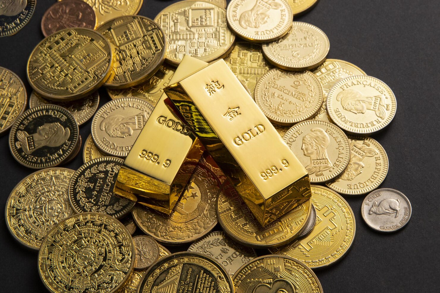Gold metals